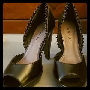 MADDEN GIRL Frilly Dressy Peep-toe Heels Size 9